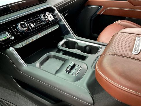 Used 2024 GMC Sierra 2500 Denali Ultimate image 12