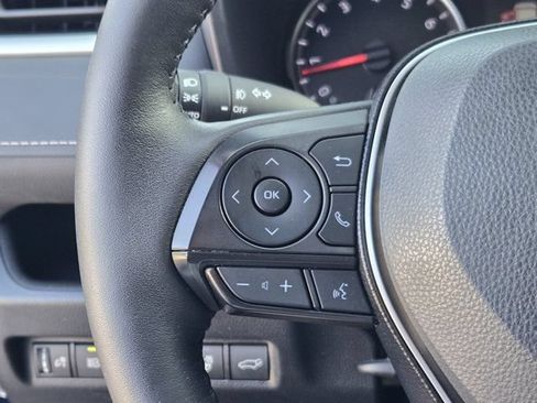 Used 2021 Toyota RAV4 XLE Premium AWD/4WD image 28