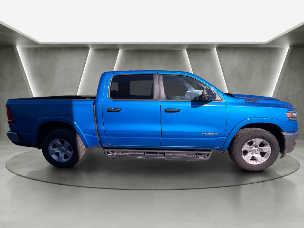 Used 2025 RAM 1500 Big Horn AWD/4WD image 2