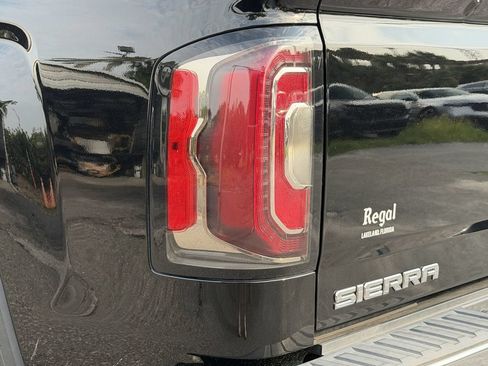 Used 2018 GMC Sierra 1500 SLT AWD/4WD image 10