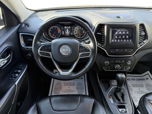 Used 2021 Jeep Cherokee Latitude Plus w/ Sun & Sound Group image 19