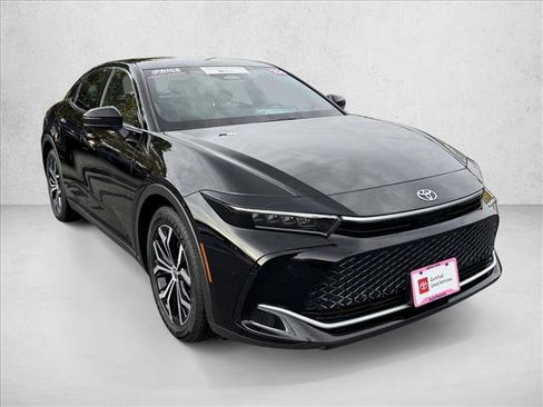 Certified 2024 Toyota Crown Limited image 3