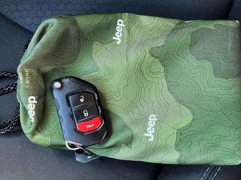 Used 2023 Jeep Wrangler Unlimited Rubicon 4xe image 24