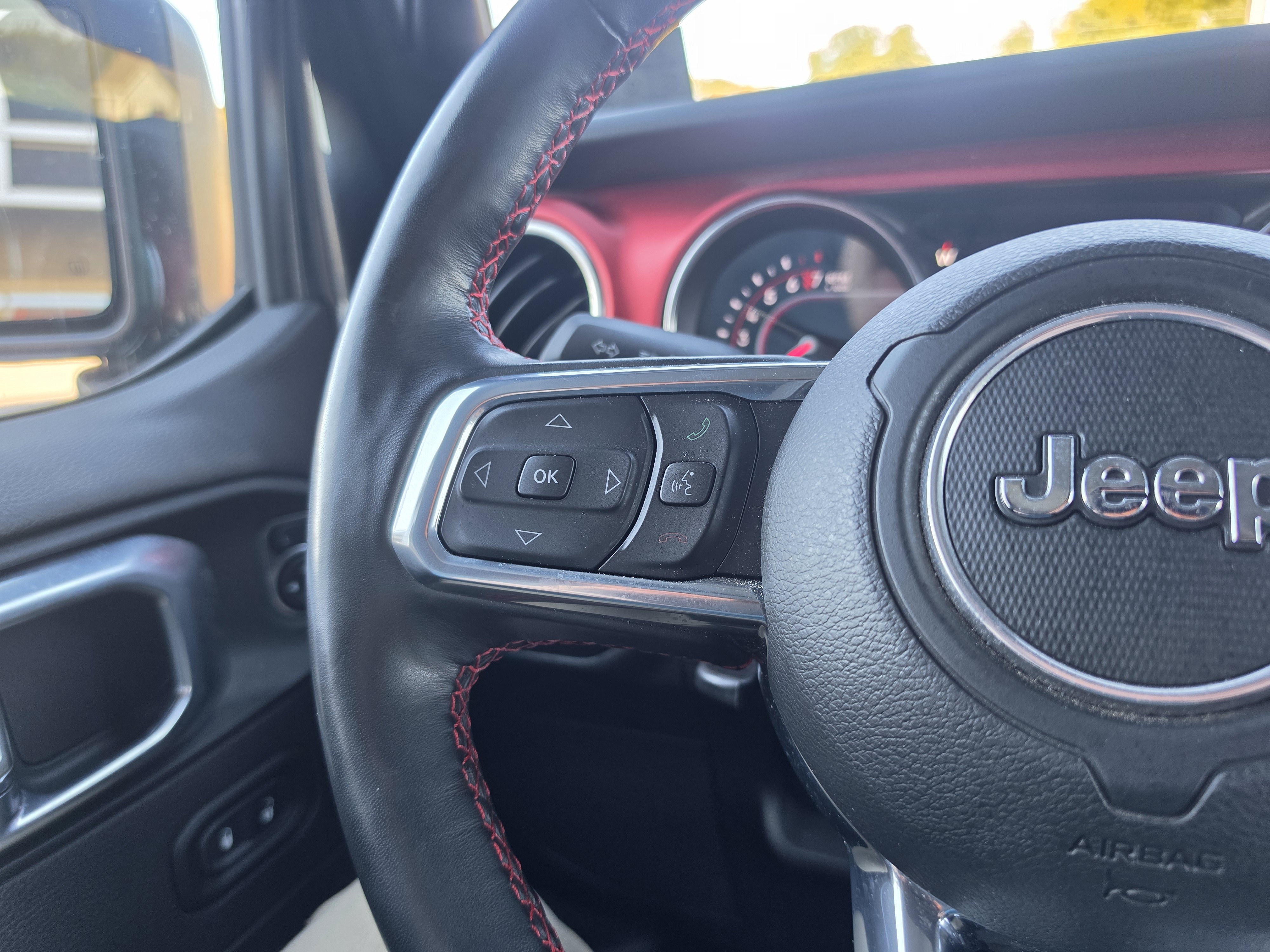Used 2022 Jeep Wrangler Unlimited Rubicon w/ Xtreme Recon 35" Tire Package AWD/4WD image 21