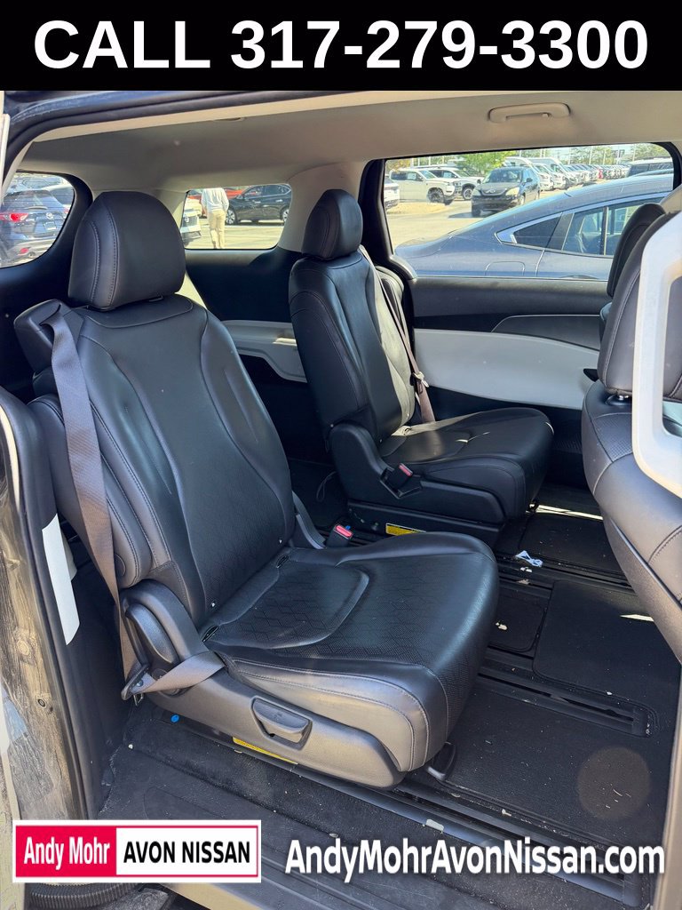 Used 2024 Kia Carnival LX FWD image 9
