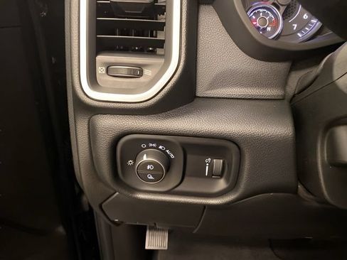 Used 2025 RAM 2500 Big Horn AWD/4WD image 19