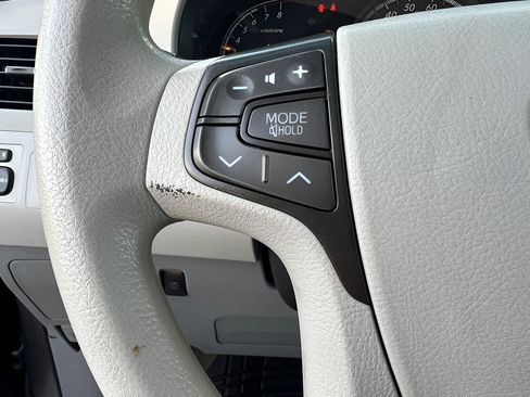 Used 2013 Toyota Sienna LE w/ Towing Pkg FWD image 19