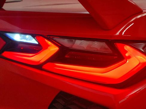 Used 2022 Chevrolet Corvette Stingray Premium Cpe w/ Z51 Performance Package image 15