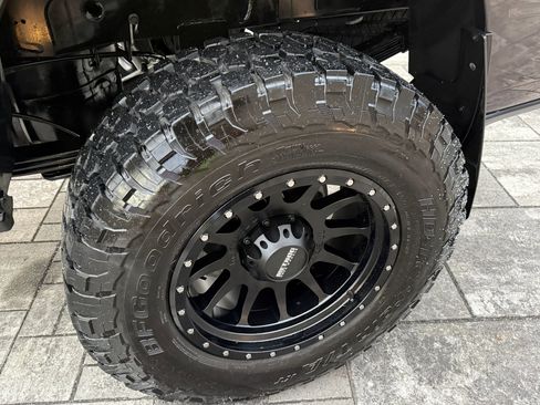 Used 2025 RAM 3500 Laramie image 9