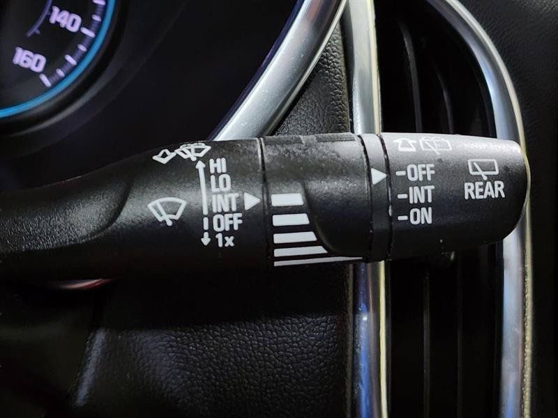 Used 2022 Chevrolet Equinox LT w/ Driver Convenience Package FWD image 16
