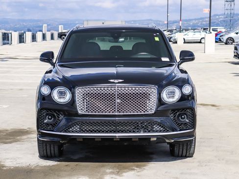 Used 2021 Bentley Bentayga image 2