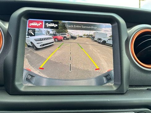 Used 2022 Jeep Gladiator Mojave w/ Cold Weather Group AWD/4WD image 23
