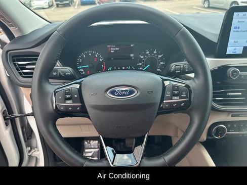 Used 2022 Ford Escape SEL FWD image 7