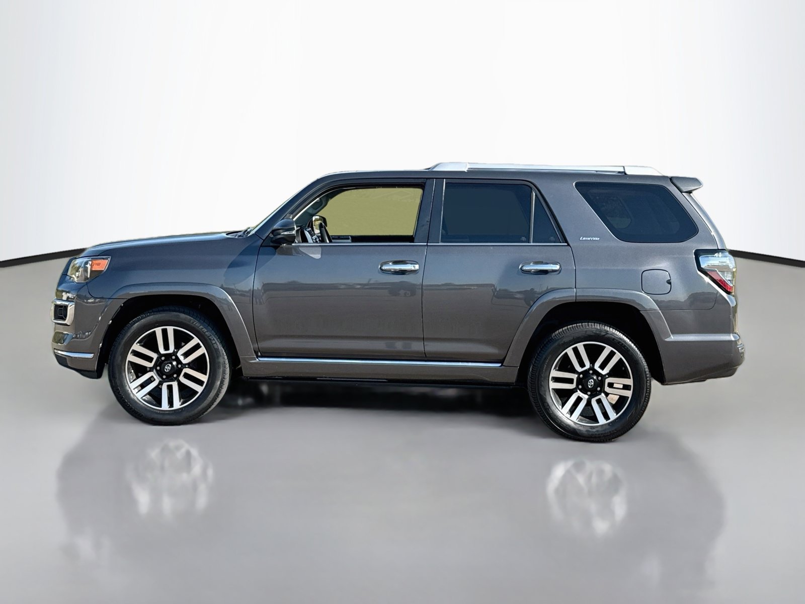 Used 2019 Toyota 4Runner Limited AWD/4WD image 4