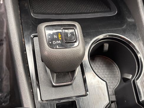 Used 2023 Nissan Rogue S FWD image 31