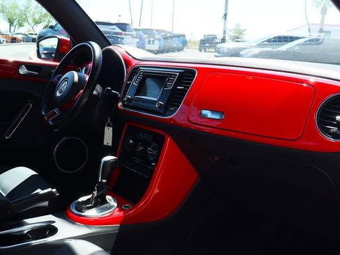 Used 2018 Volkswagen Beetle 2.0T SE image 34