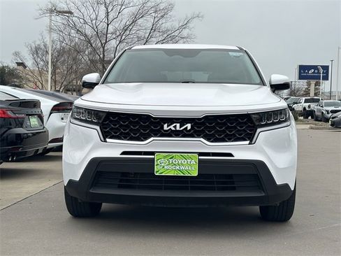Used 2023 Kia Sorento LX image 6