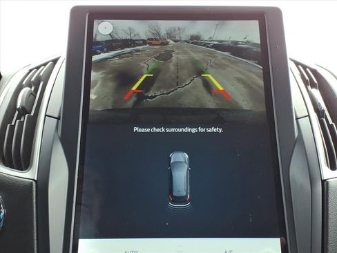 Used 2023 Ford Edge SEL image 17