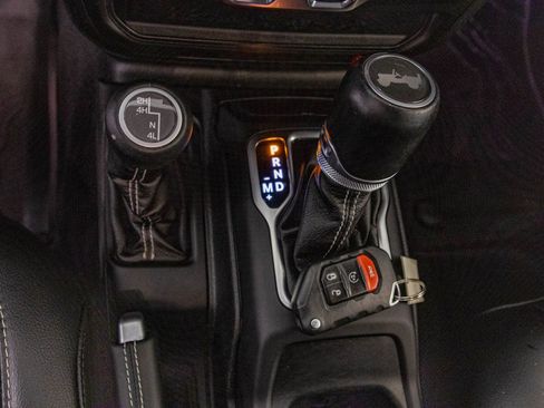 Used 2020 Jeep Wrangler Unlimited Sahara image 27