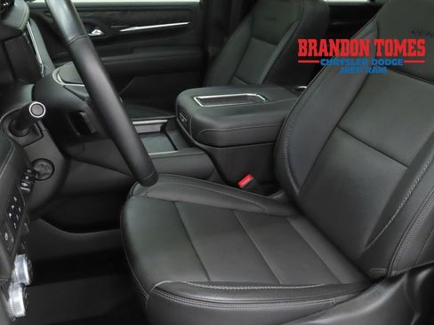 Used 2023 GMC Yukon XL Denali w/ LPO, Floor Liner Package AWD/4WD image 10