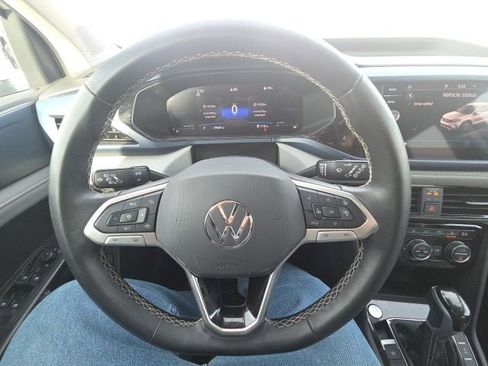 Used 2024 Volkswagen Taos SE image 41