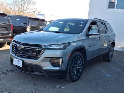 Certified 2023 Chevrolet Traverse RS image 3
