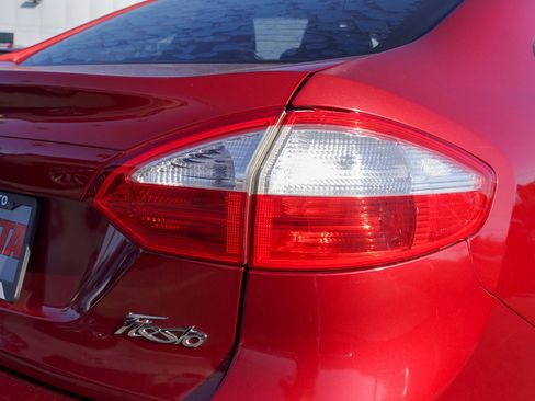 Used 2017 Ford Fiesta SE image 5