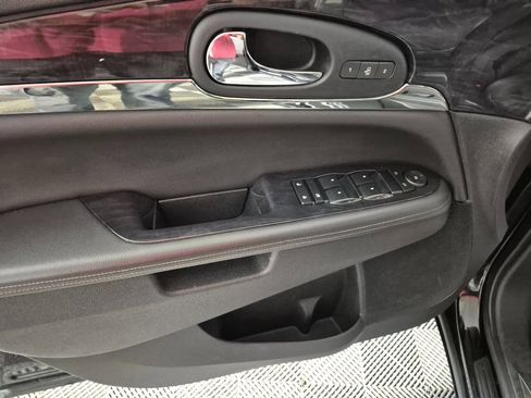 Used 2017 Buick Enclave Leather image 17