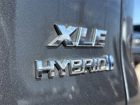 Used 2023 Toyota RAV4 XLE w/ Convenience Package image 9