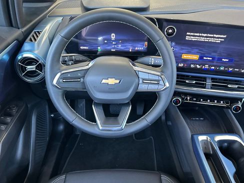 New 2026 Chevrolet Equinox EV LT w/ Convenience Package II FWD image 16