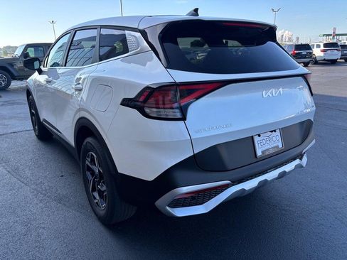 Used 2023 Kia Sportage LX AWD/4WD image 7