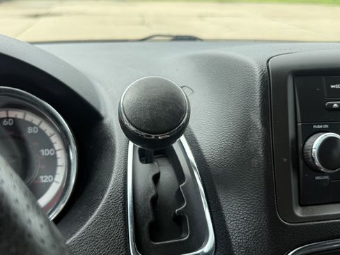 Used 2017 Dodge Grand Caravan SXT FWD image 23