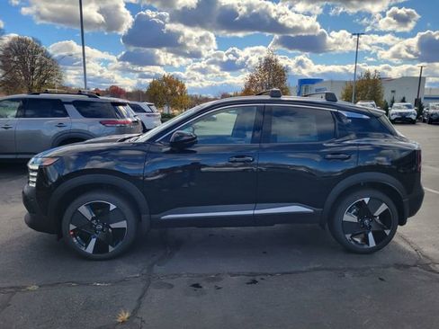 New 2026 Nissan Kicks SR w/ Cold Weather Package AWD/4WD image 9