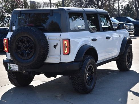 Used 2023 Ford Bronco Wildtrak image 8