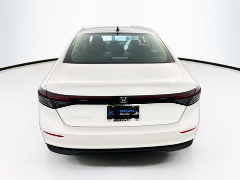 Used 2025 Honda Accord SE image 6
