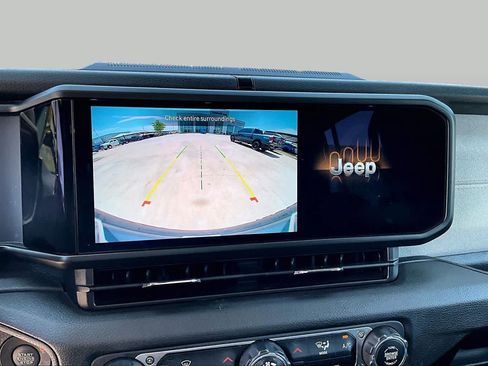 Used 2024 Jeep Wrangler Unlimited AWD/4WD image 26