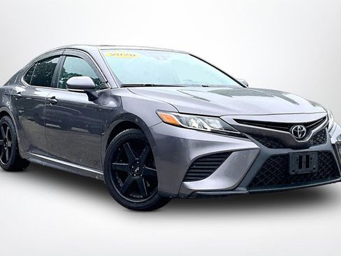 Used 2020 Toyota Camry SE FWD image 3