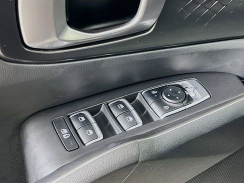 Used 2024 Kia Sorento S w/ Panoramic Sunroof Package image 9