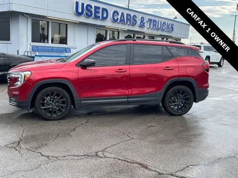 Used 2024 GMC Terrain SLE w/ Elevation Edition FWD image 4