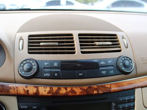 Used 2008 Mercedes-Benz E 350 4MATIC Wagon image 21