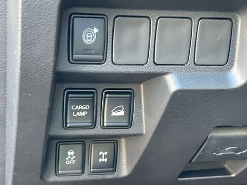 Certified 2025 Nissan Frontier PRO-4X image 16