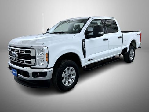 Used 2024 Ford F250 XLT image 1