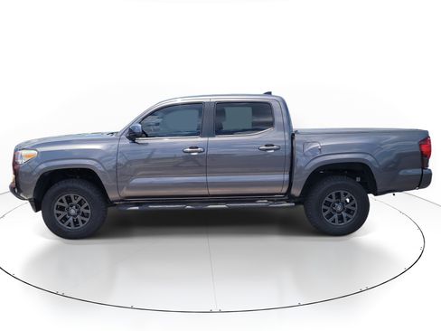 Used 2021 Toyota Tacoma SR w/ SR Convenience Package RWD image 3