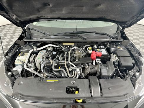 Used 2020 Nissan Sentra SR w/ Premium Package FWD image 33
