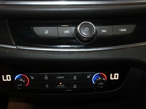 Used 2019 Buick Enclave Essence w/ LPO, Luxury Package image 44