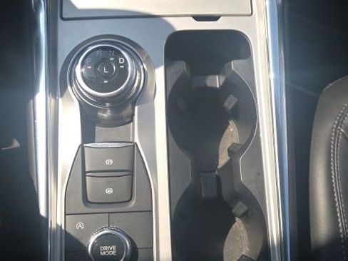 Used 2024 Ford Explorer XLT w/ Equipment Group 202A AWD/4WD image 35