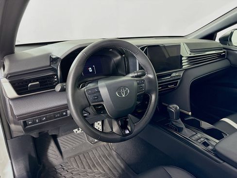 Certified 2025 Toyota Camry SE image 9