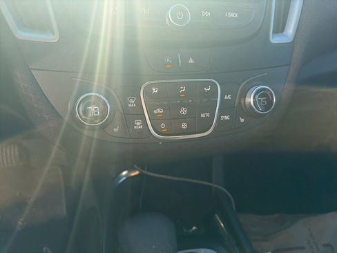 Used 2024 Chevrolet Malibu LT image 17