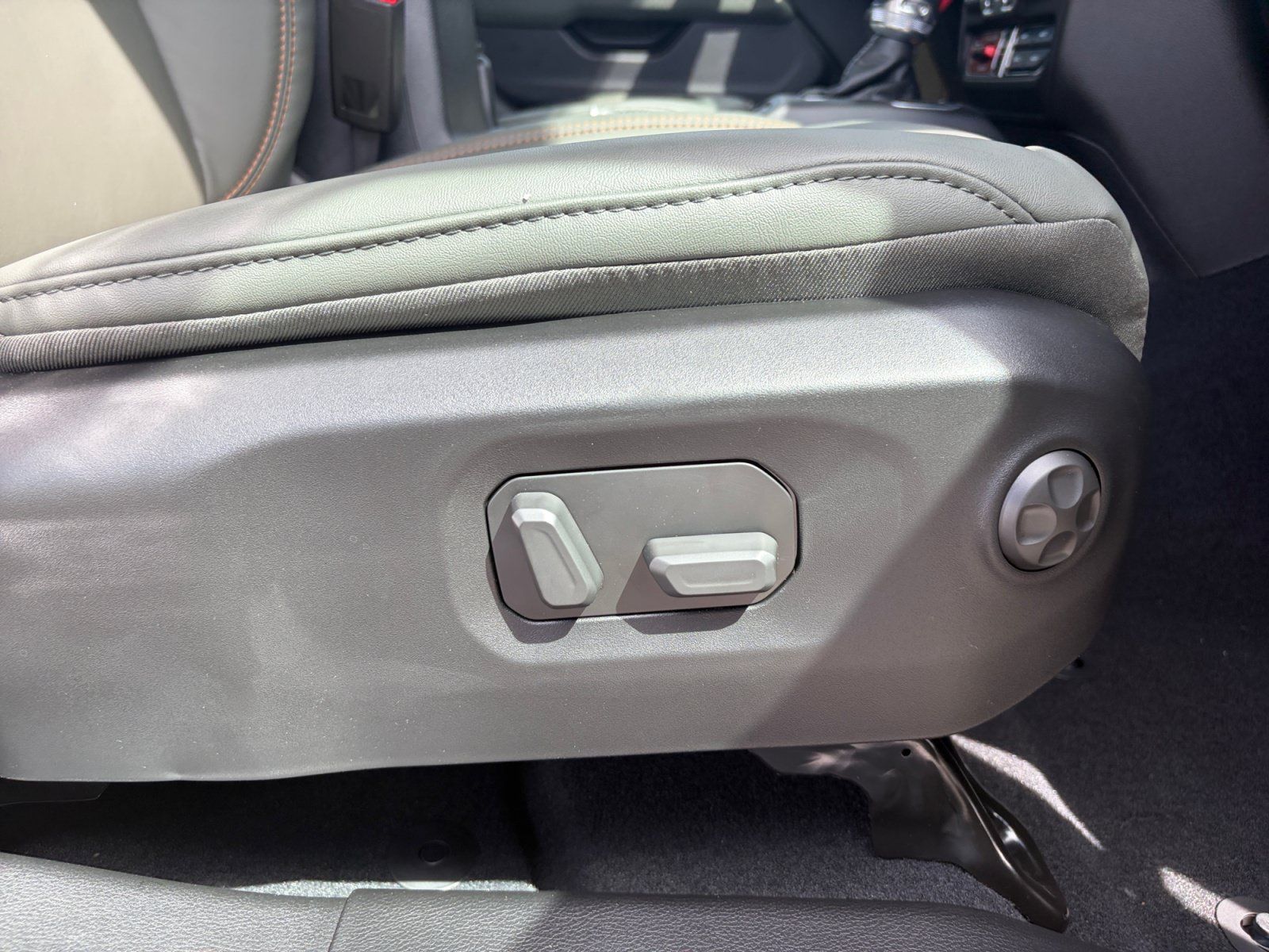New 2027 Jeep Gladiator Mojave AWD/4WD image 32