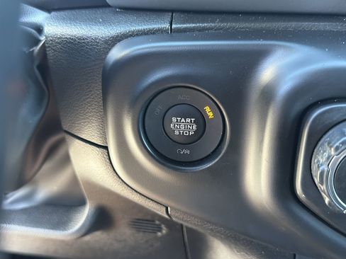 Used 2022 Jeep Wrangler Unlimited Sport image 5